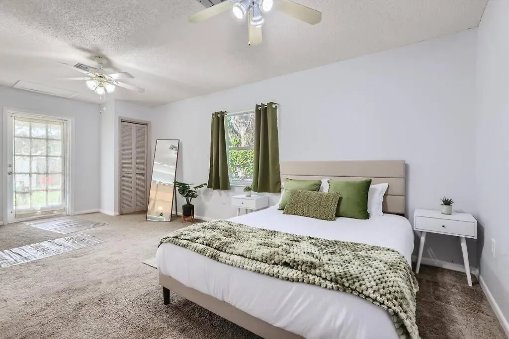 Spacious Tampa Haven - Games - Pool - 7-15 Min From All United States