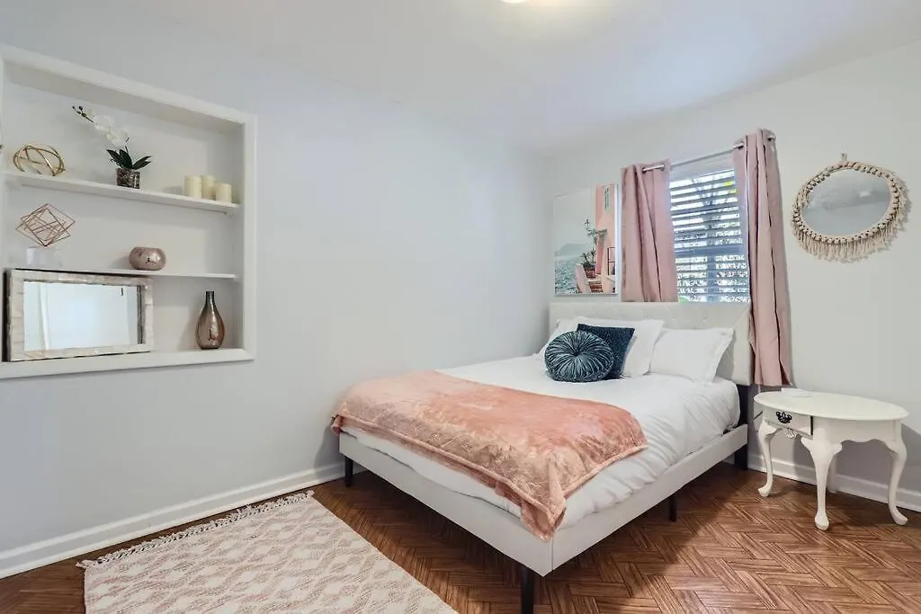 Spacious Tampa Haven - Games - Pool - 7-15 Min From All