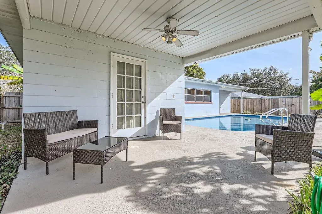 Holiday home Spacious Tampa Haven - Games - Pool - 7-15 Min From All